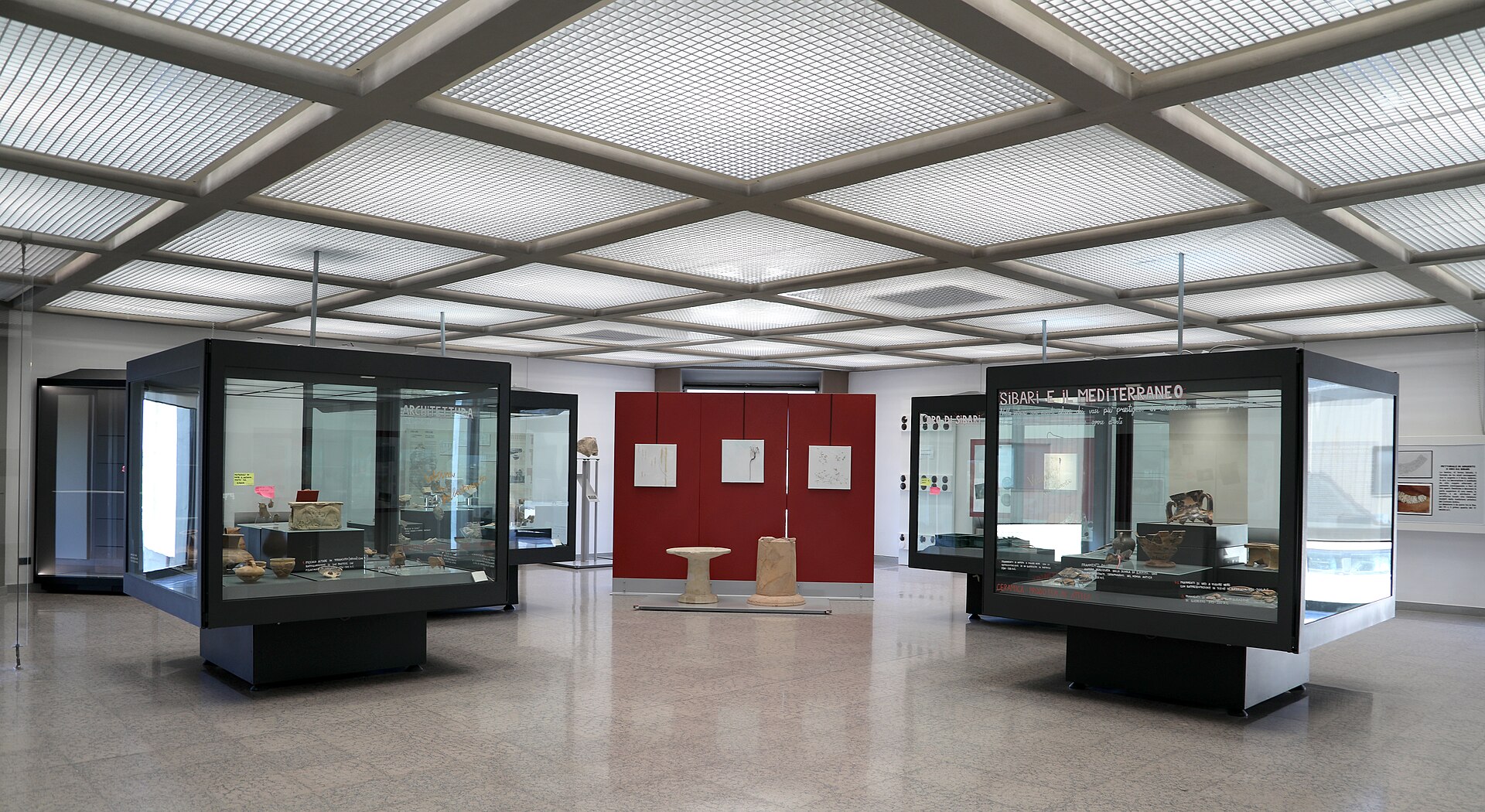 シバリティデ国立考古学博物館の、シバリス発掘品の展示室