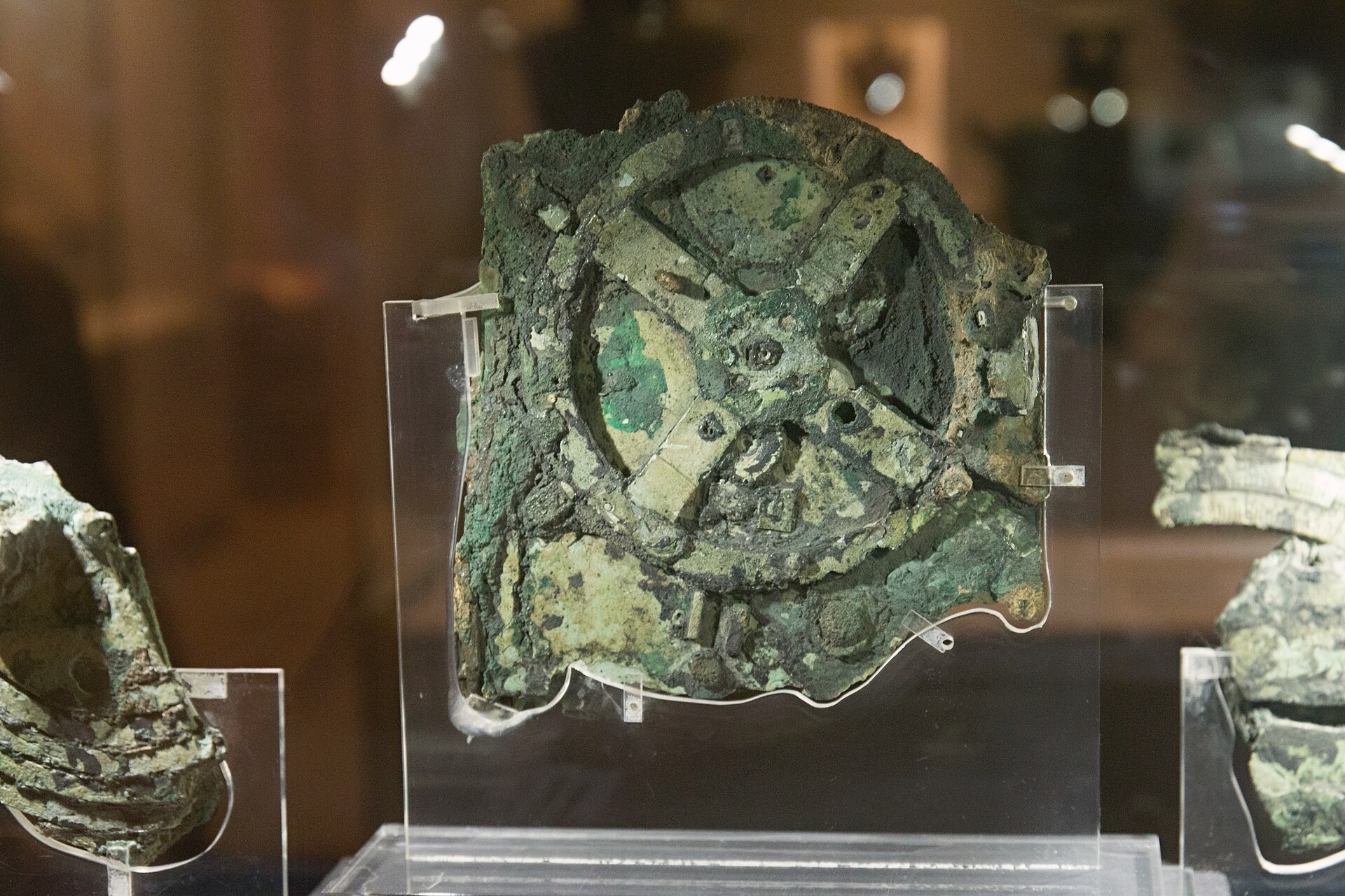 アテネ国立考古学博物館のアンティキティラ島の機械の最大の破片