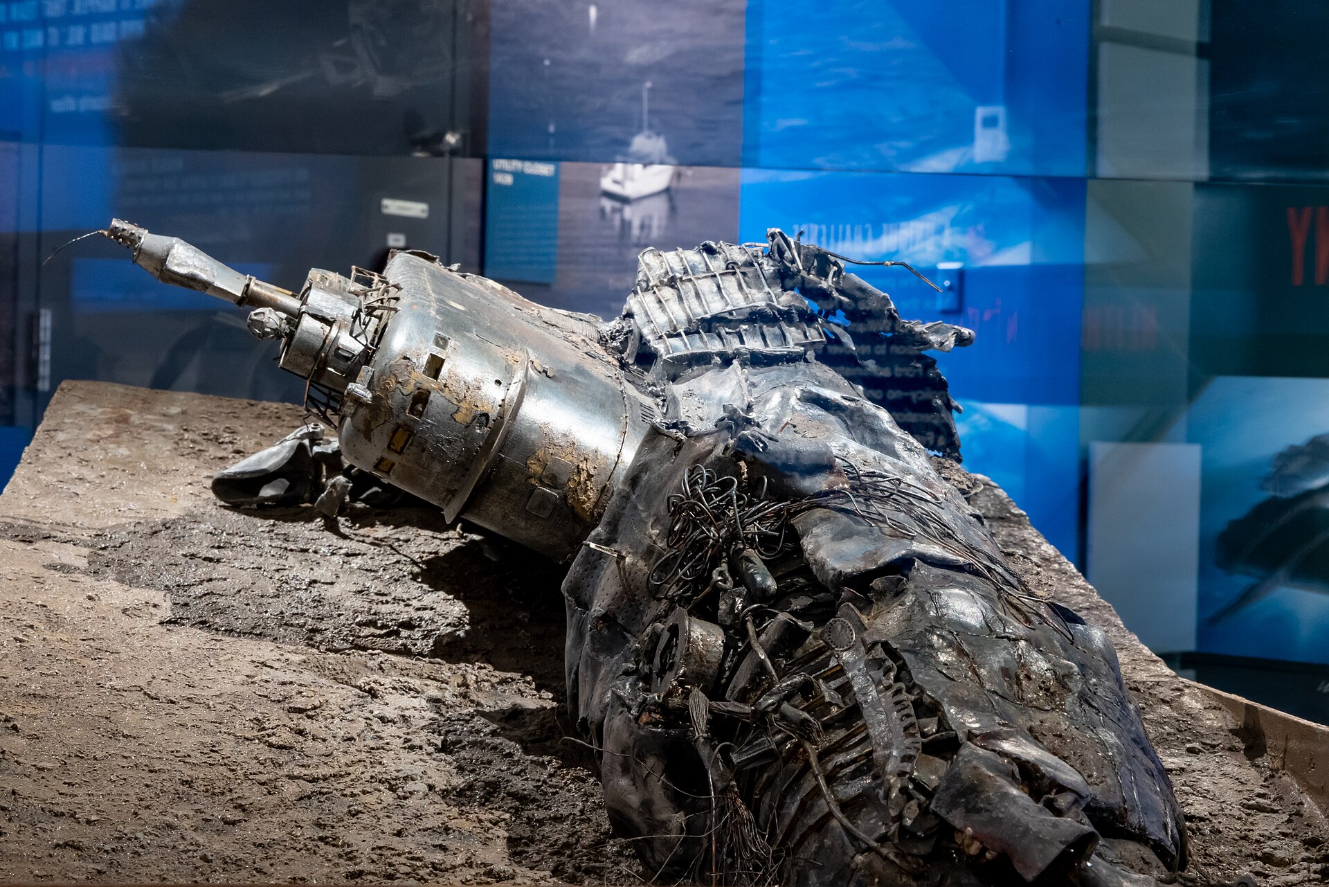 CIAが作った海底のK-129の残骸の模型