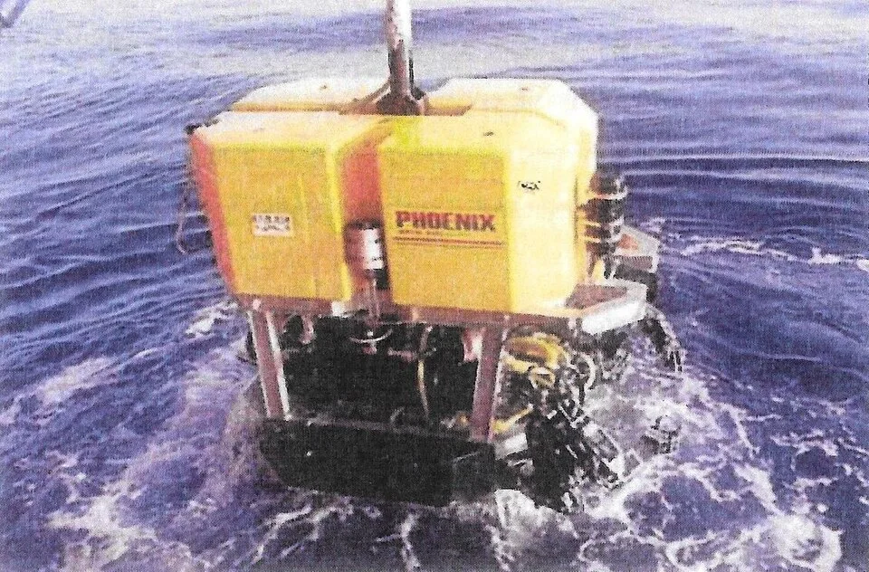 ダカールを確認した水中ロボット