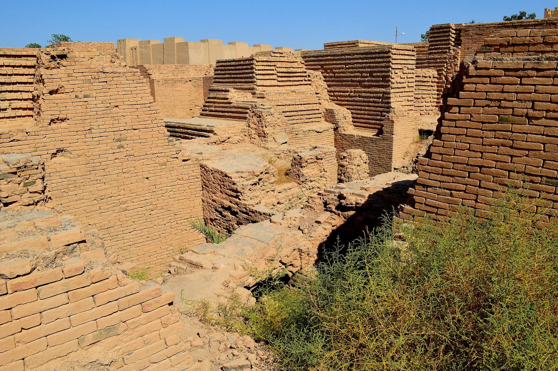 現在のイラクに残る古代都市バビロンのレンガ造遺構