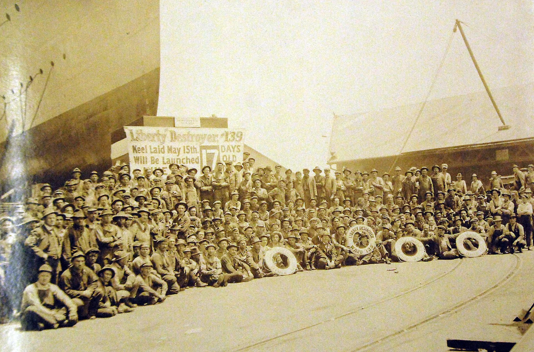 1918年に建造中のUSSウォード