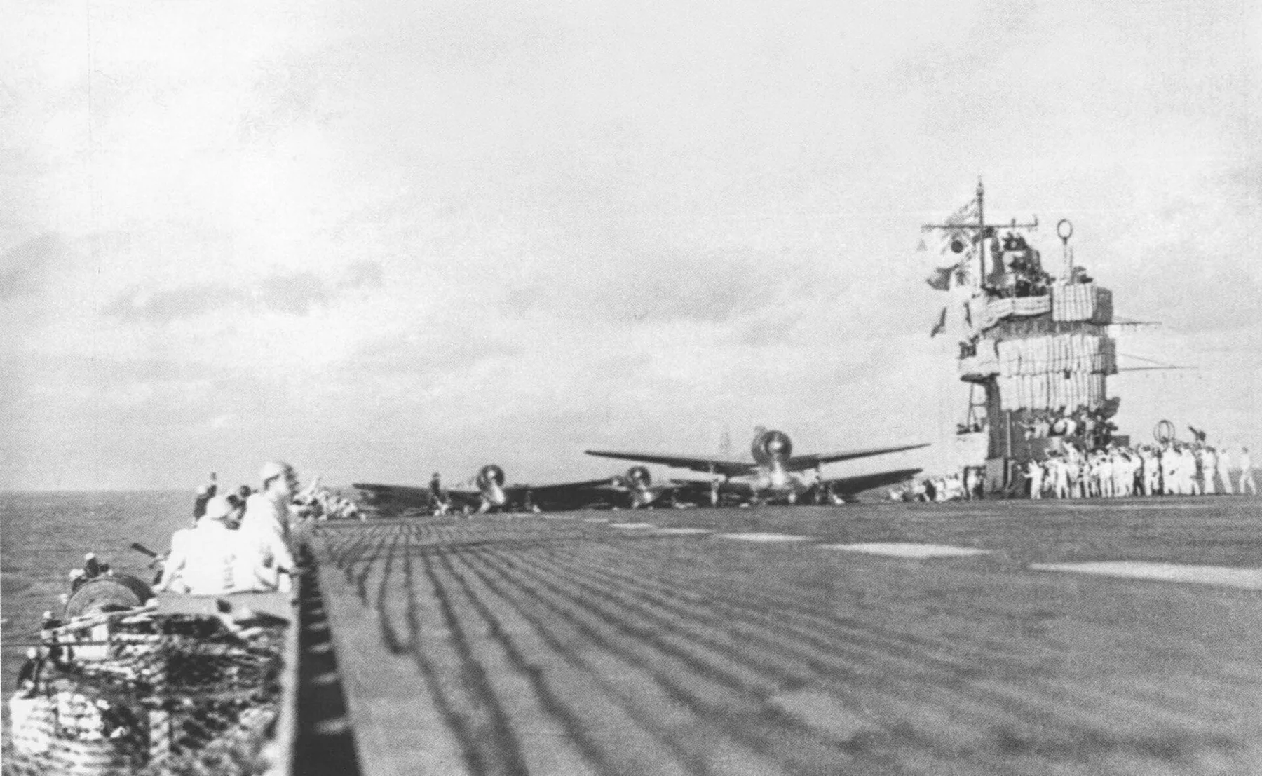 空母赤城から発進する真珠湾攻撃第二波