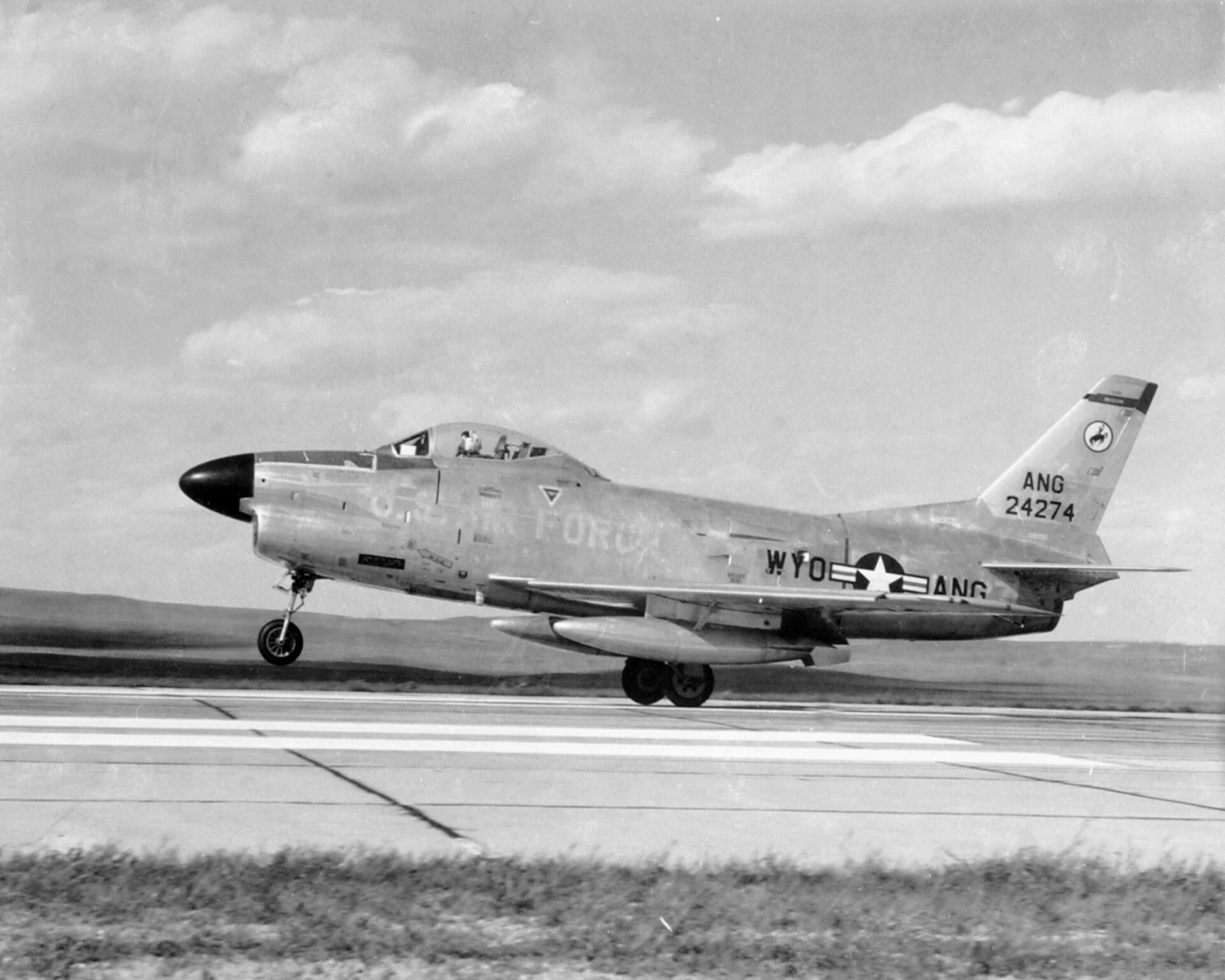 離陸するF-86Lセイバー