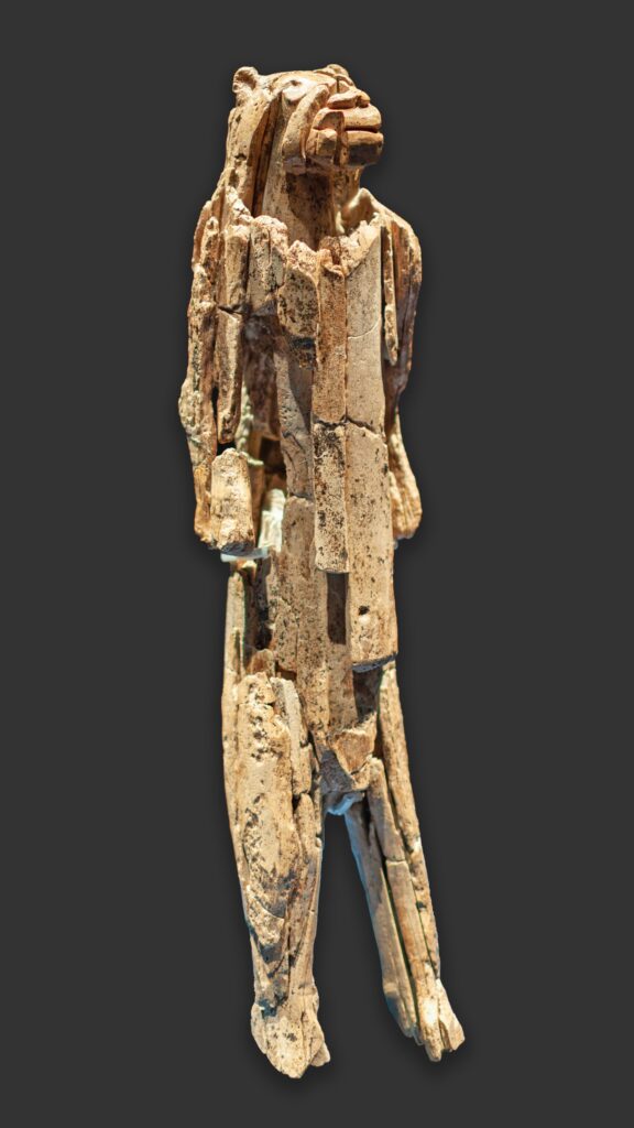 ライオンマン｜4万年前、人はなぜ「獣の頭を持つ誰か」を彫ったのか