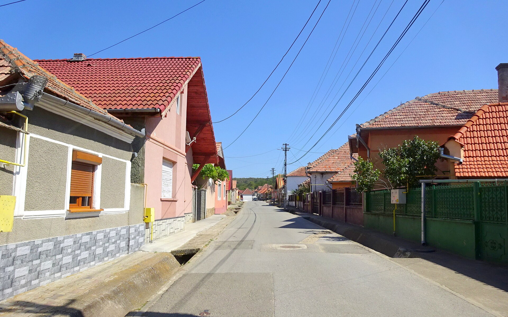 タルタリアの現在の街並み。三枚の粘土板によって知られる土地も、日々の暮らしが続く村である。